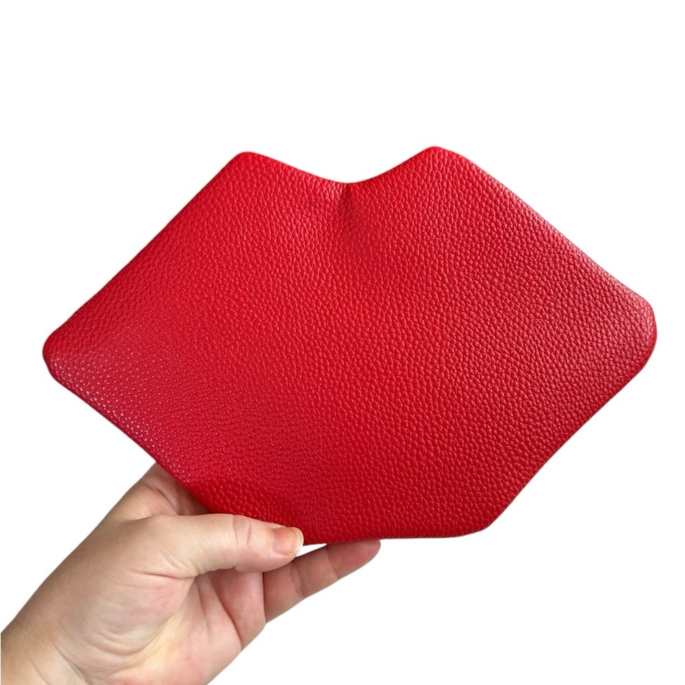 SALE Bouffants & Broken Hearts Sephora Berry Kissable Brush Set Ltd Edition NWT - Picture 3 of 10